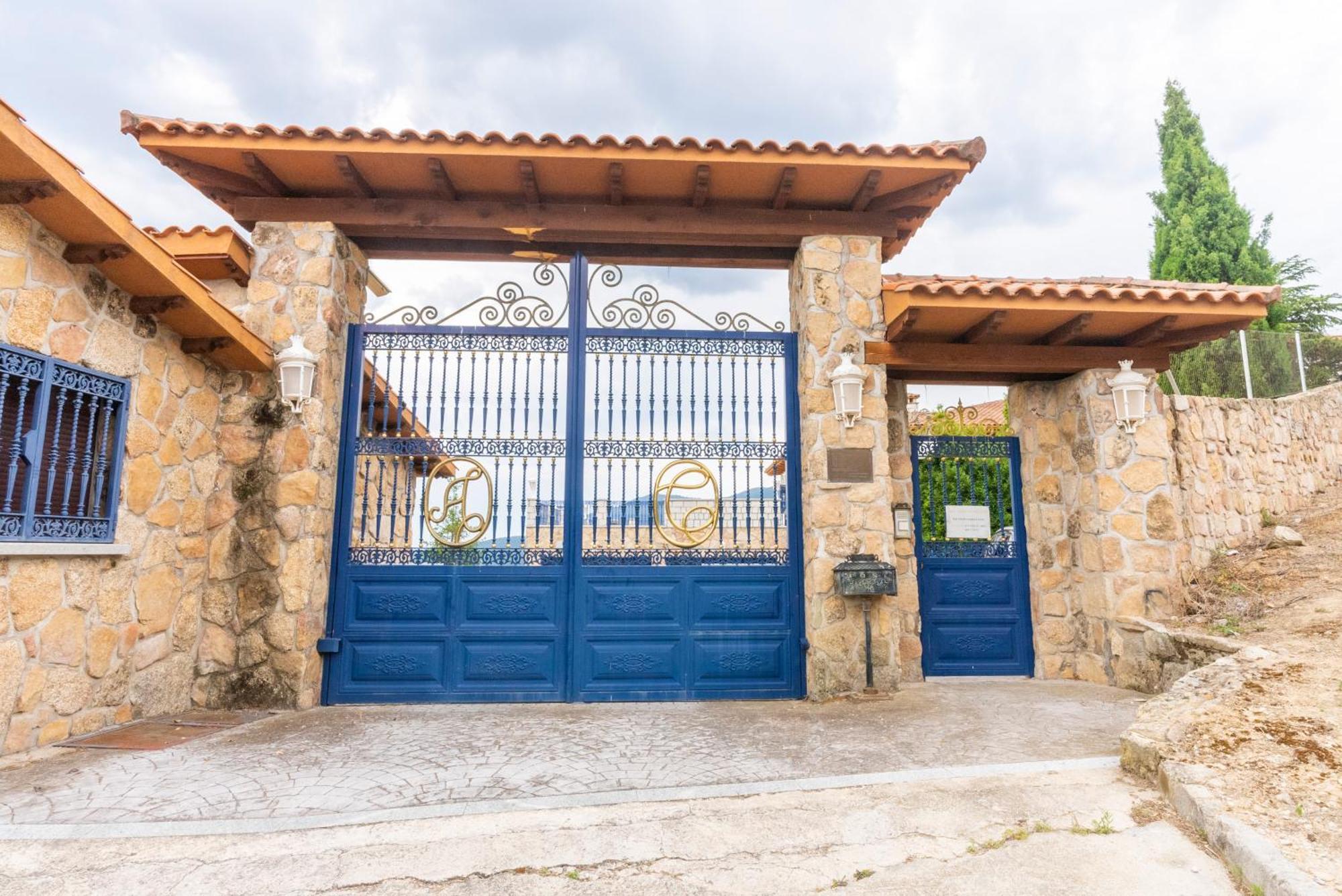 Mansion Con Jacuzzi A 40 Grados, Gran Piscina Y Padel Villa El Tiemblo Eksteriør billede