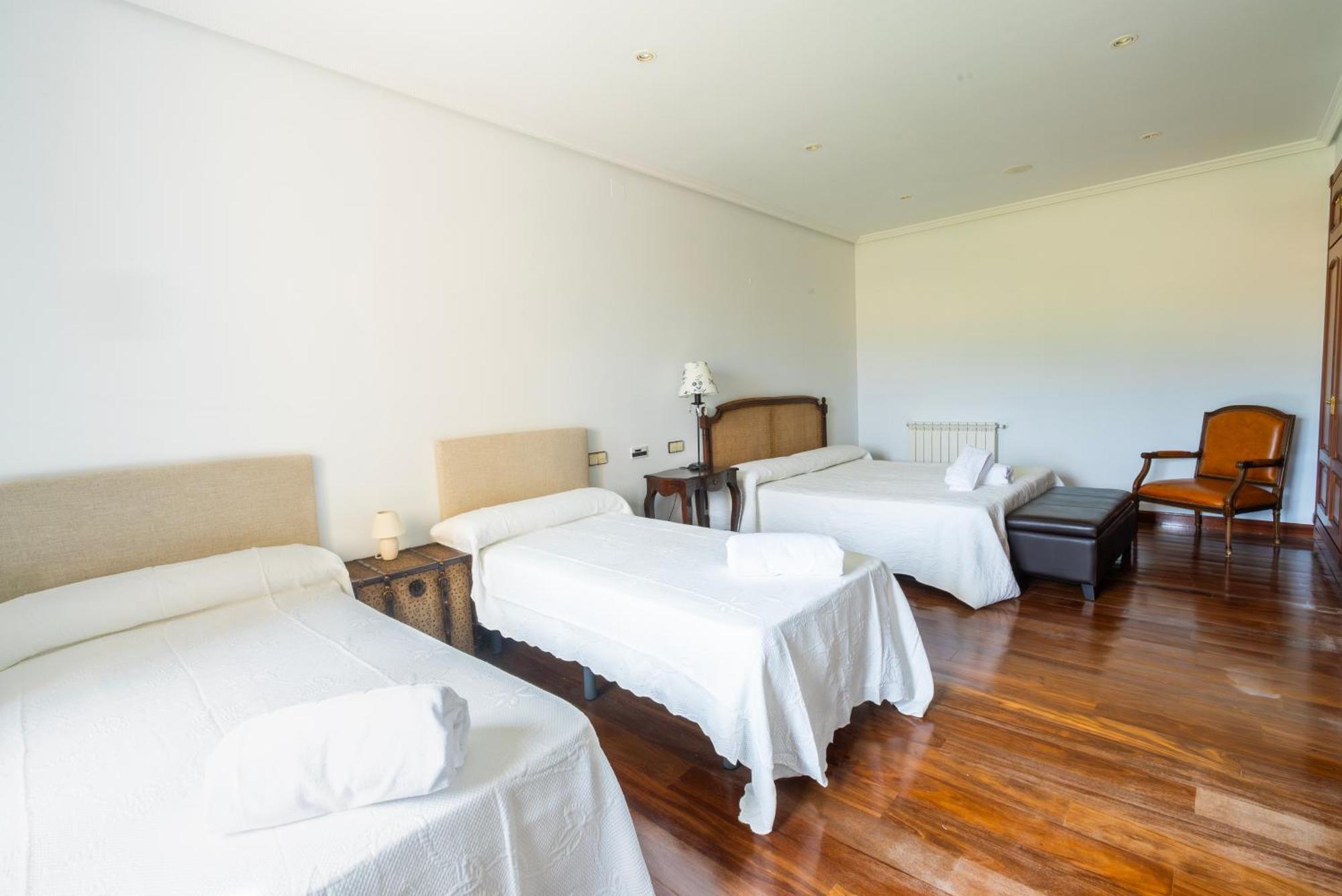 Mansion Con Jacuzzi A 40 Grados, Gran Piscina Y Padel Villa El Tiemblo Eksteriør billede